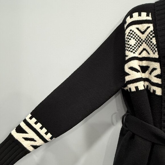 Old Navy Cozy Fair Isle Aztec Tie Belt Cardigan Sweater Jacket B & W Womens M - Picture 3 of 11